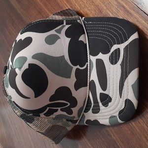 Nissun 1980s Camoflauge Trucker Hat Camo Deer Hunt Country Vintage turkey